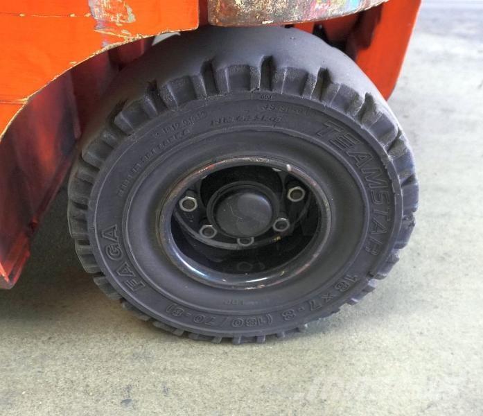 Toyota 8FBMT25 شاحنات ذات رافعات شوكية تعمل بالكهرباء