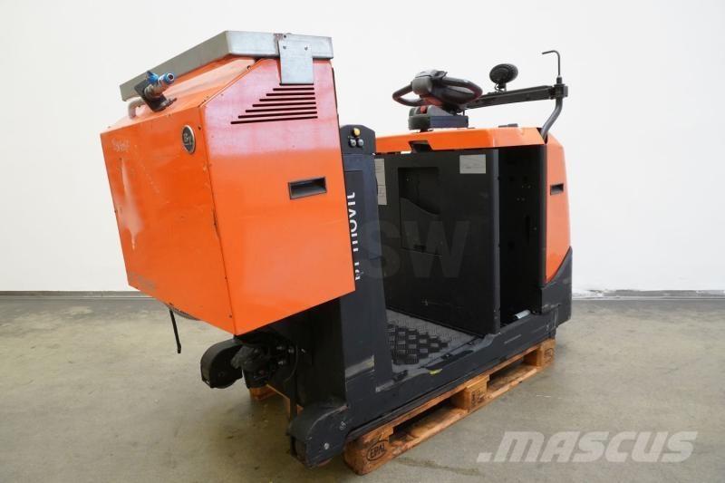 Toyota TSE300 شاحنة قاطرة