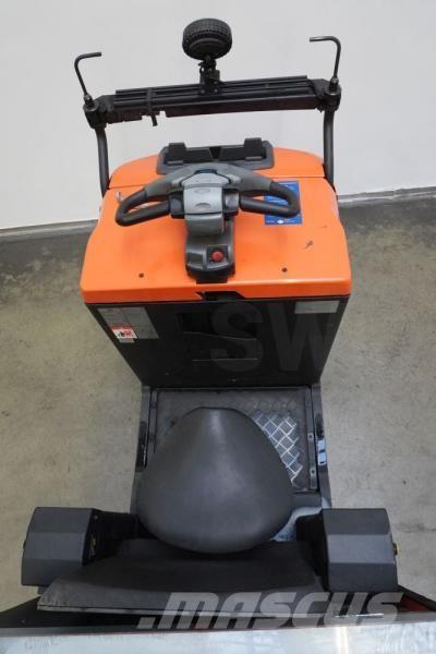 Toyota TSE300 شاحنة قاطرة