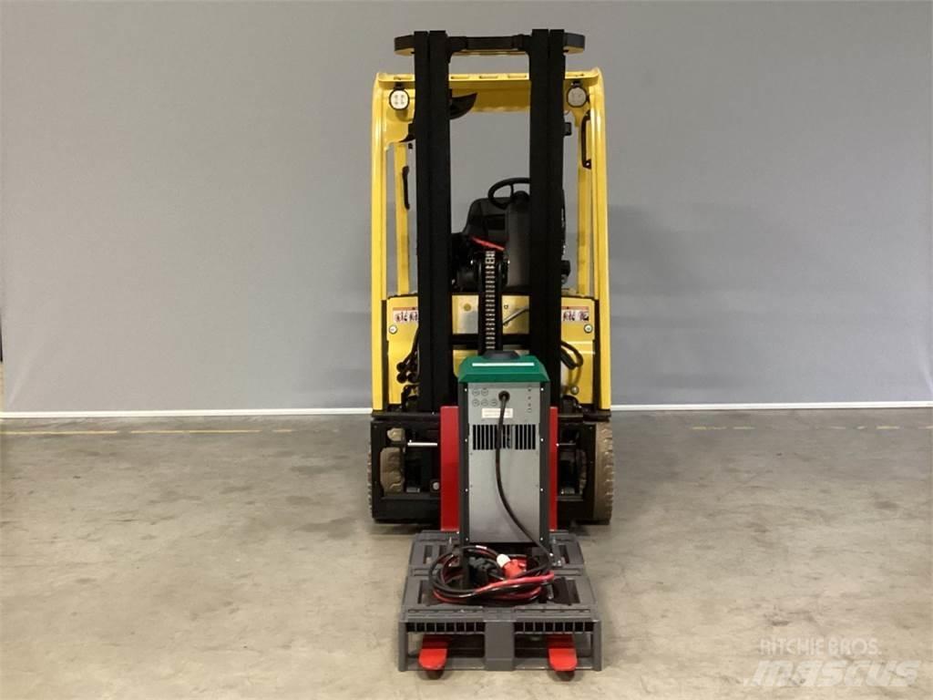 Hyster J1.5XNT شاحنات ذات رافعات شوكية تعمل بالكهرباء