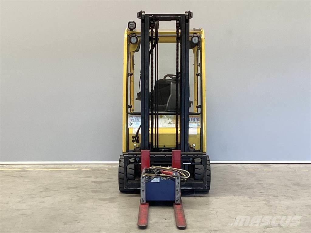 Hyster J2.0XMT شاحنات ذات رافعات شوكية تعمل بالكهرباء