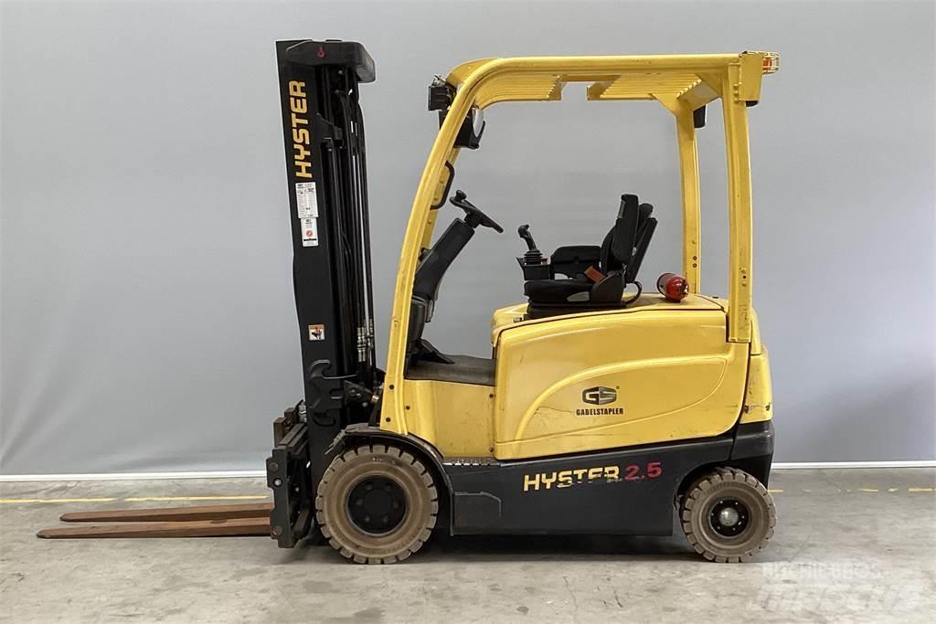 Hyster J2.5XN شاحنات ذات رافعات شوكية تعمل بالكهرباء