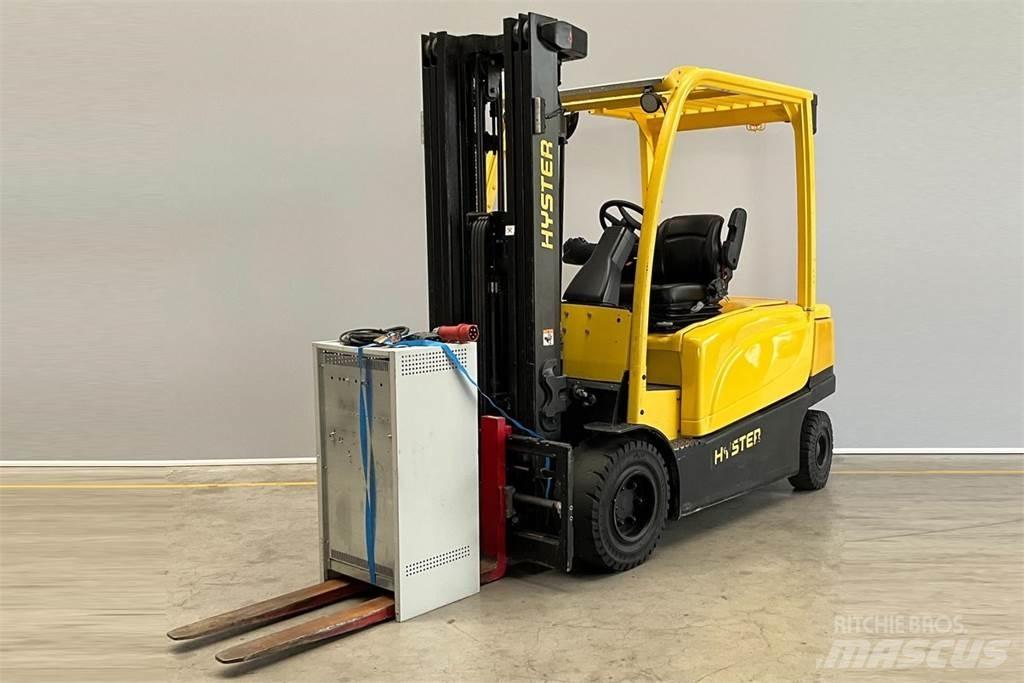 Hyster J3.5XN شاحنات ذات رافعات شوكية تعمل بالكهرباء