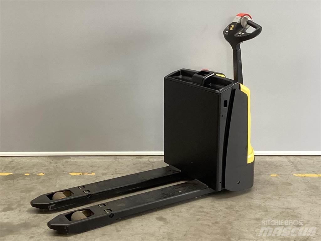 Hyster P1.6 معدات التكديس الجوالة