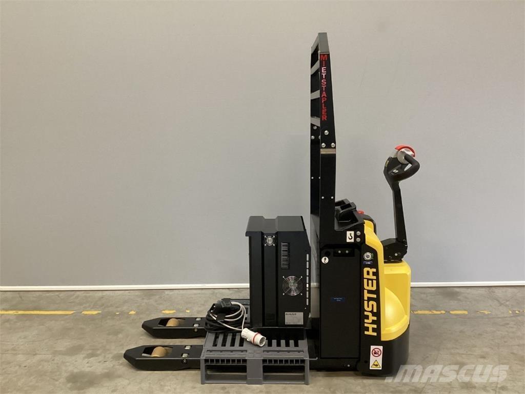 Hyster P2.0 معدات التكديس الجوالة