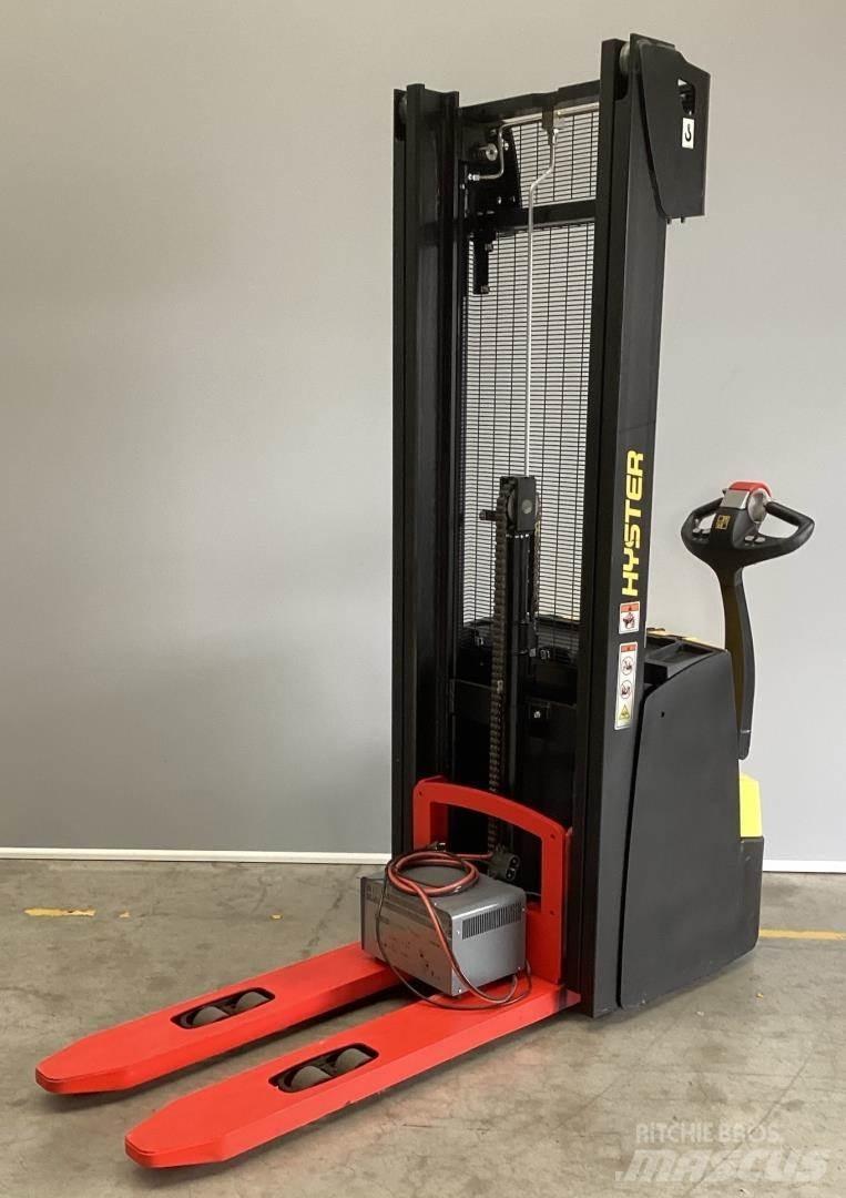 Hyster S1.4 معدات التكديس الجوالة