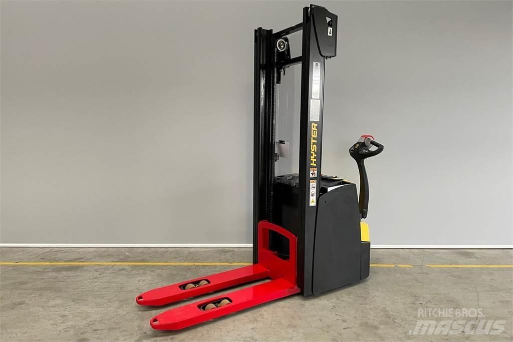 Hyster S1.6 معدات التكديس الجوالة