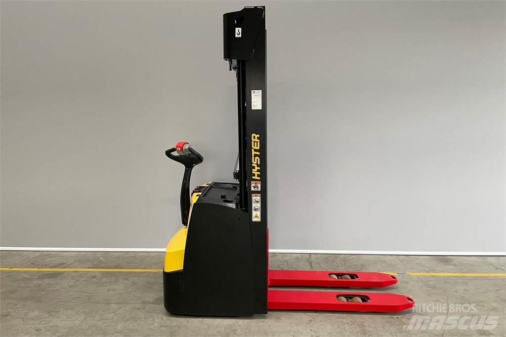 Hyster S1.6 معدات التكديس الجوالة
