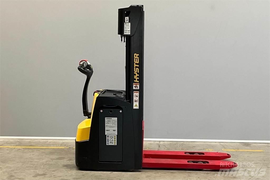 Hyster S1.6 معدات التكديس الجوالة