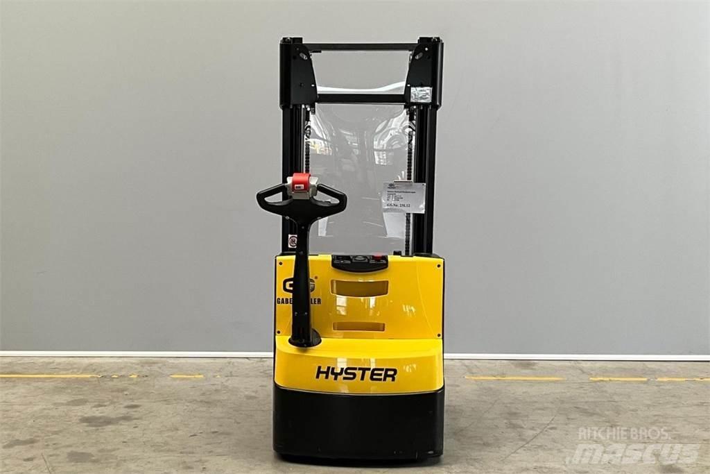 Hyster S1.6 معدات التكديس الجوالة