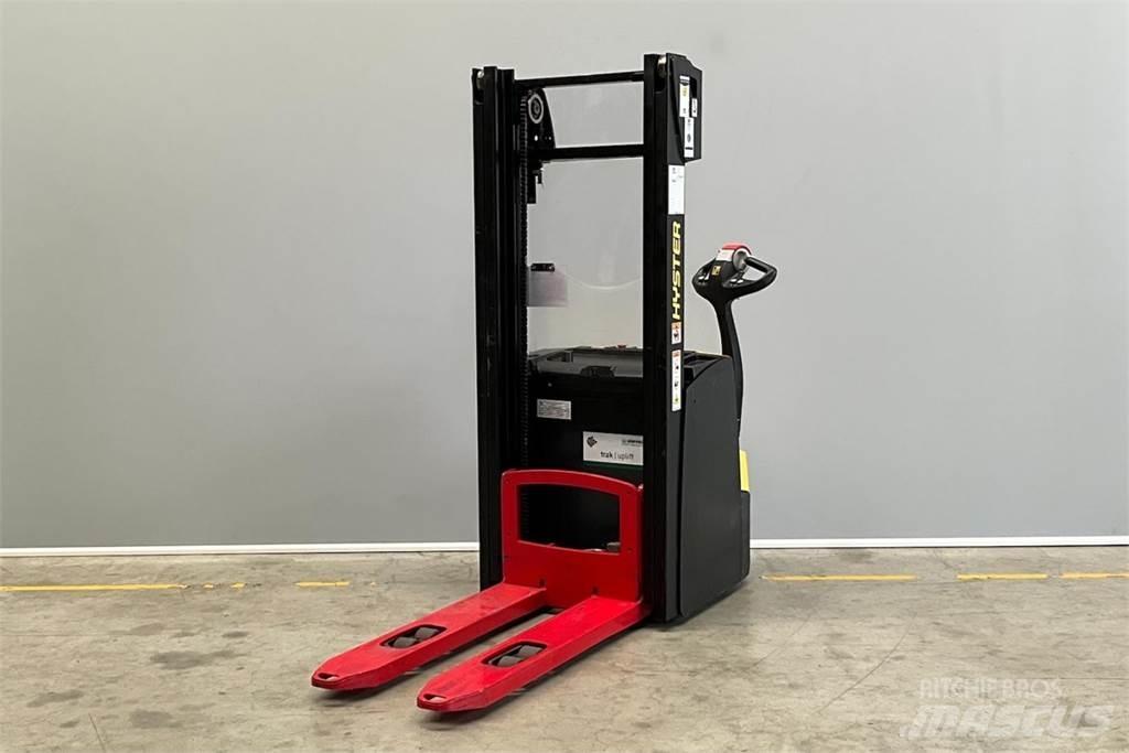 Hyster S1.6 معدات التكديس الجوالة