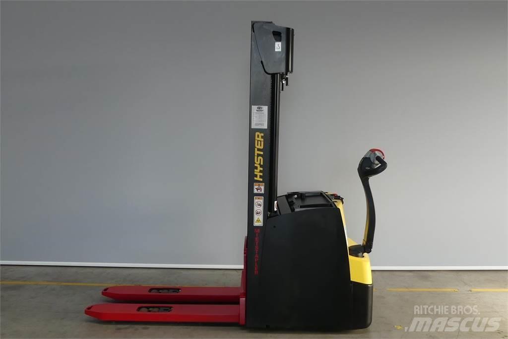 Hyster S1.6il معدات التكديس الجوالة
