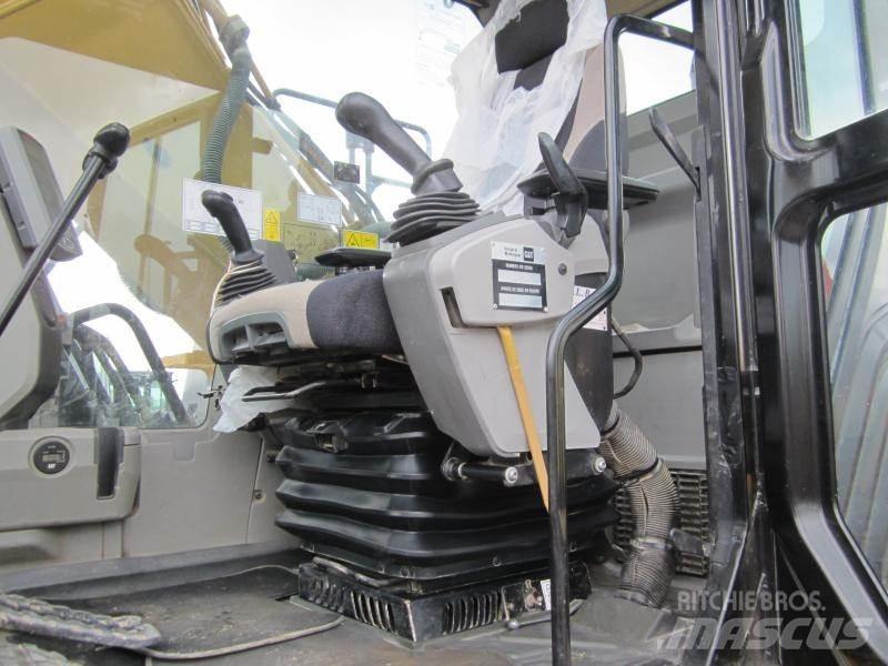 CAT 320EL حفارات زحافة