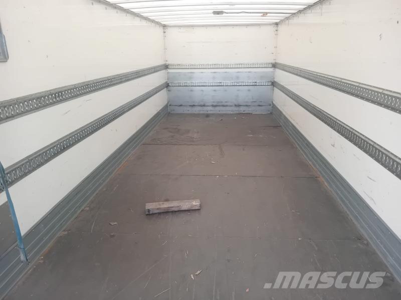 DAF LF45 شاحنات ذات هيكل صندوقي