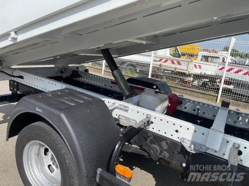 Iveco Daily شاحنات خفيفة/مفصلية الجوانب
