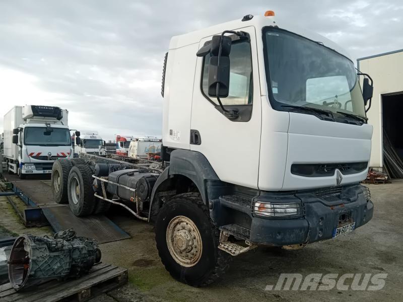 Renault Kerax شاحنات بمقصورة وهيكل