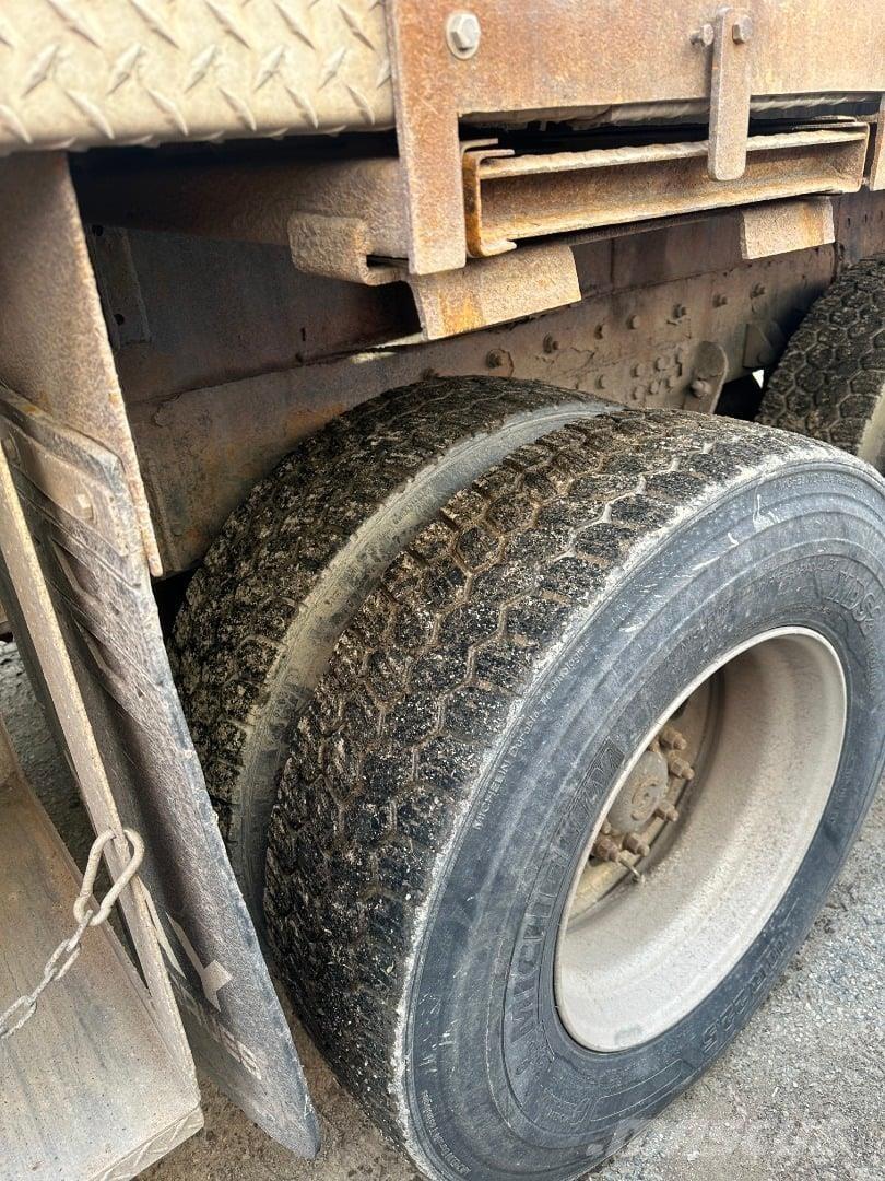 National 1500 شاحنات الرافعات