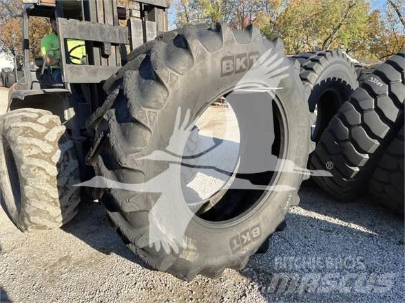 BKT 710/70R42 أخرى