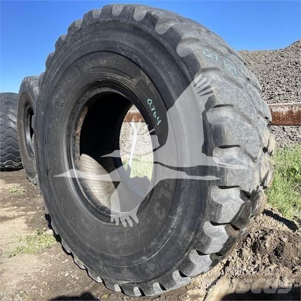 Titan 20.5R25 الإطارات والعجلات والحافات