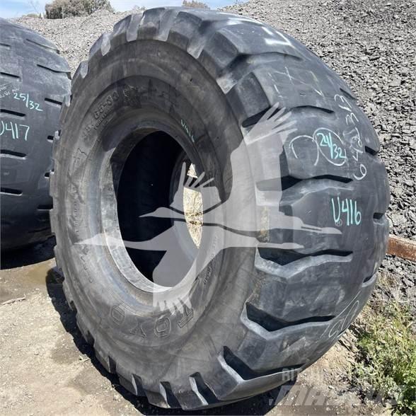 Toyo 35/65x33 الإطارات والعجلات والحافات