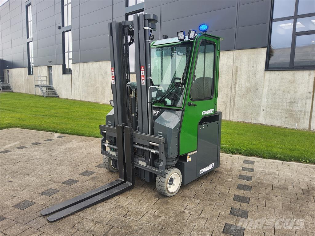 Combilift CBE 3000 شاحنة المناولة رباعية الاتجاهات