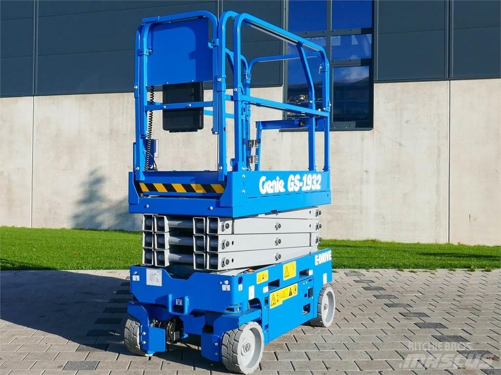 Genie GS 1932 رافعات مقصية الشكل