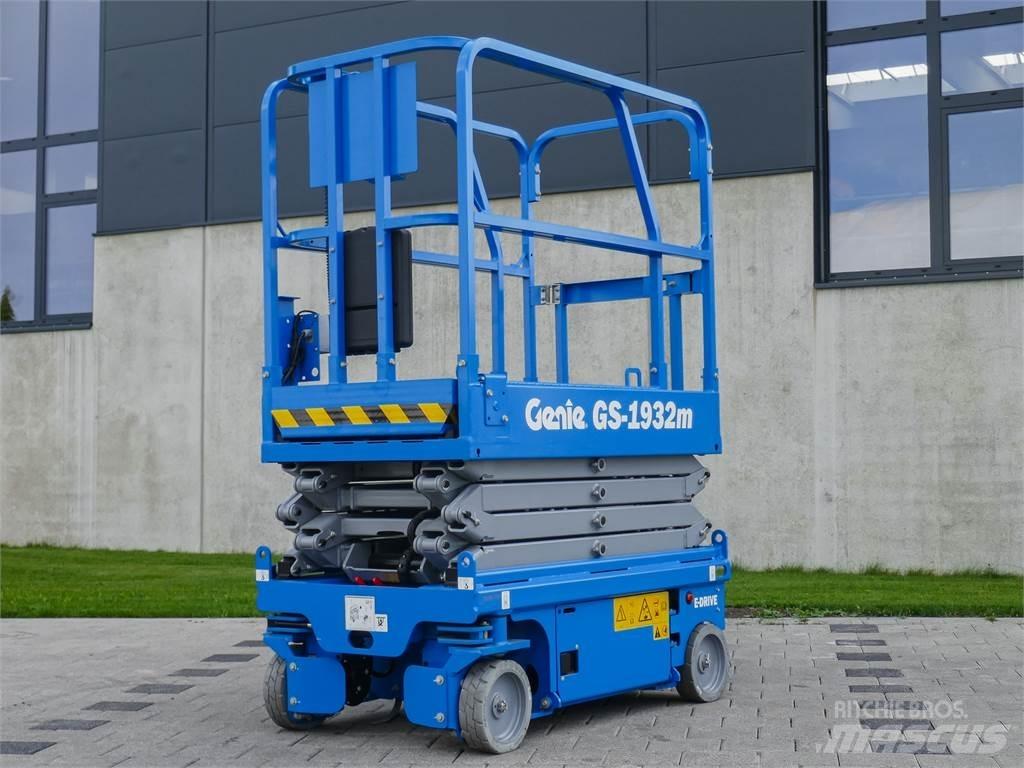 Genie GS 1932 رافعات مقصية الشكل