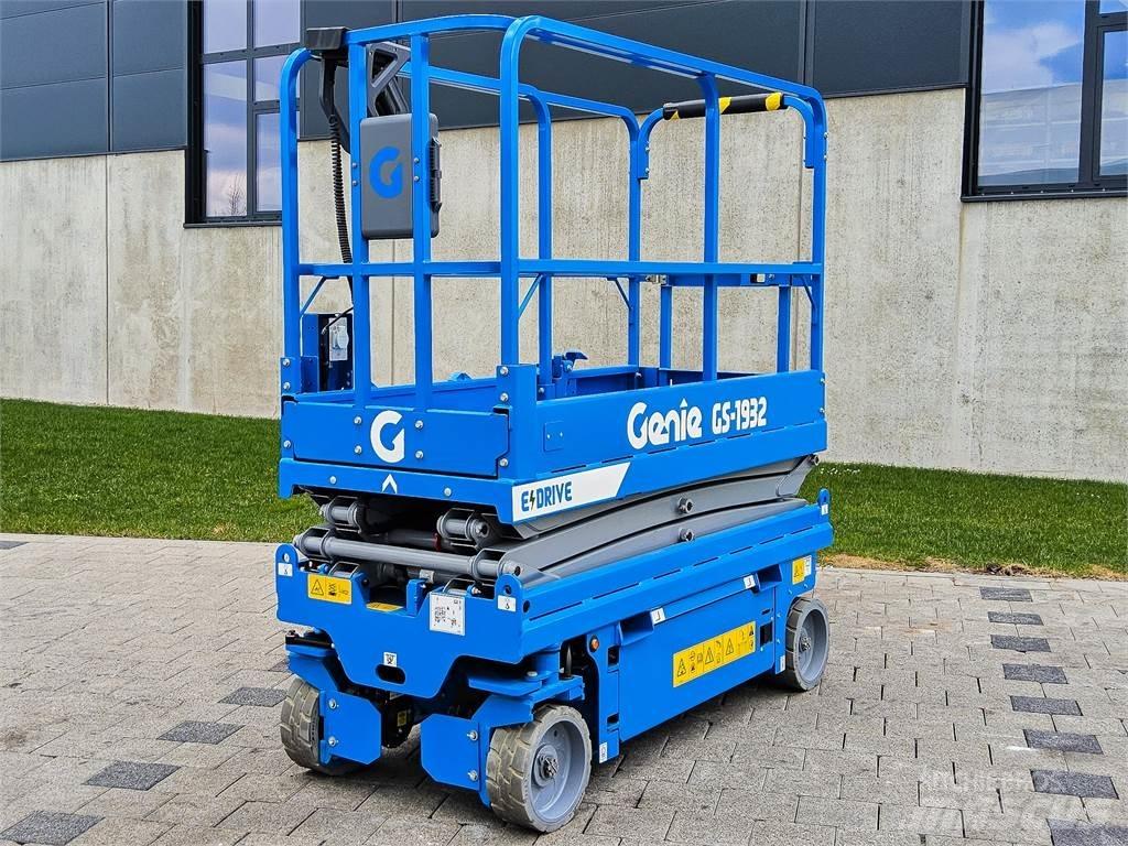 Genie GS 1932 رافعات مقصية الشكل