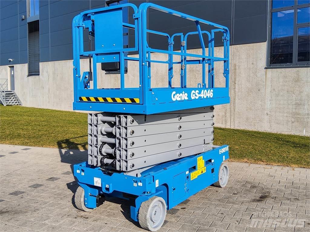Genie GS 4046 رافعات مقصية الشكل