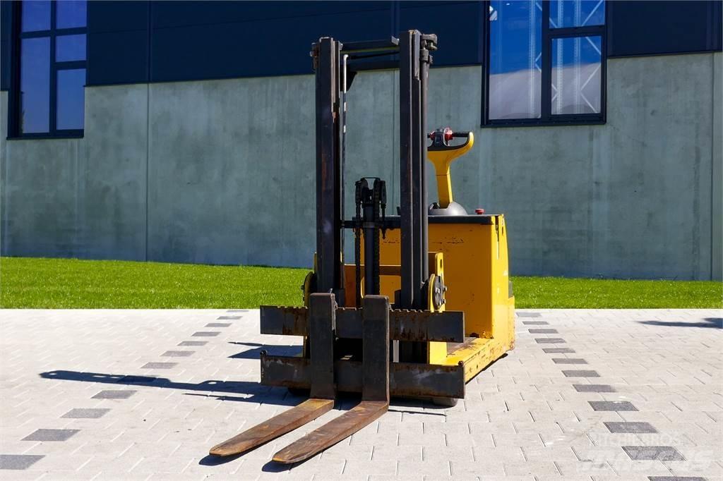 Linde L12 معدات التكديس الجوالة