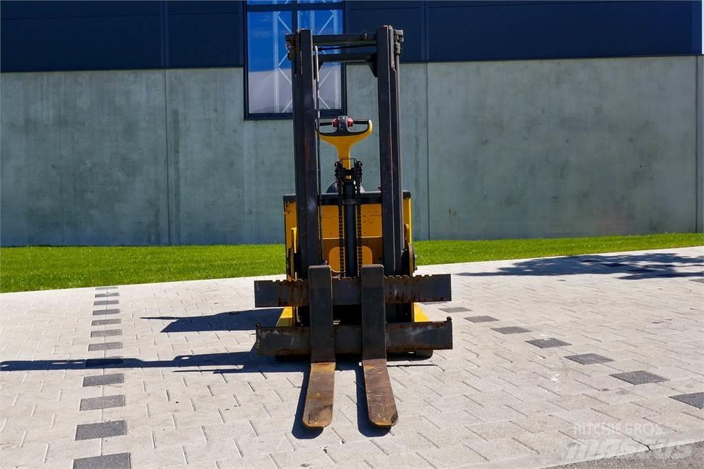 Linde L12 معدات التكديس الجوالة