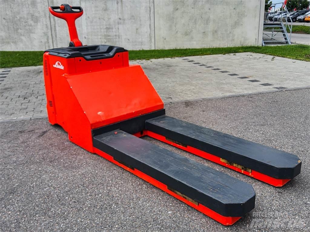 Linde T 30 معدات التكديس الجوالة