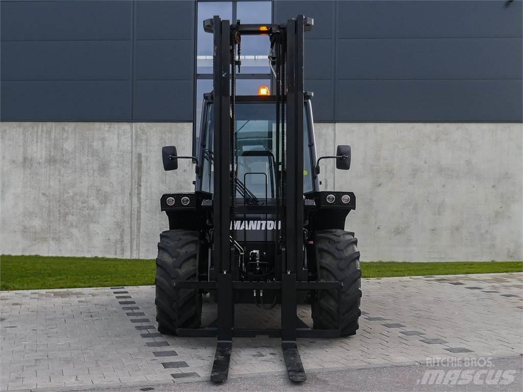 Manitou M 30-4 شاحنات الطرق الوعرة