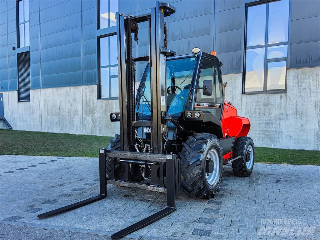 Manitou M 30-4 شاحنات الطرق الوعرة