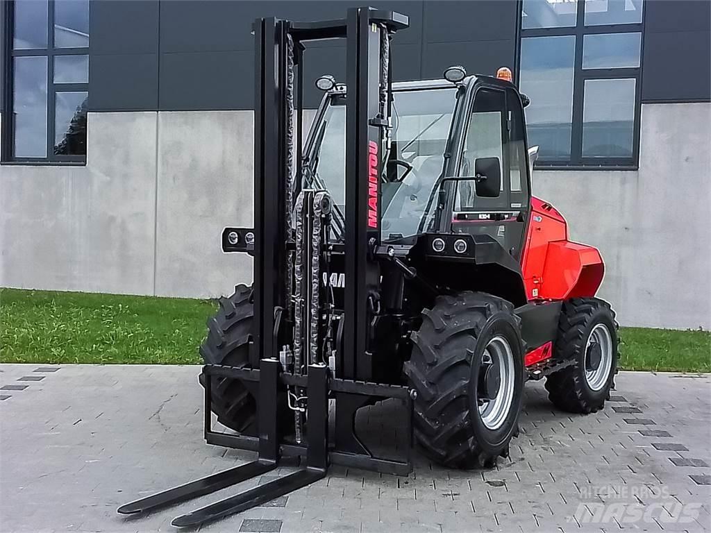 Manitou M 30-4 شاحنات الطرق الوعرة