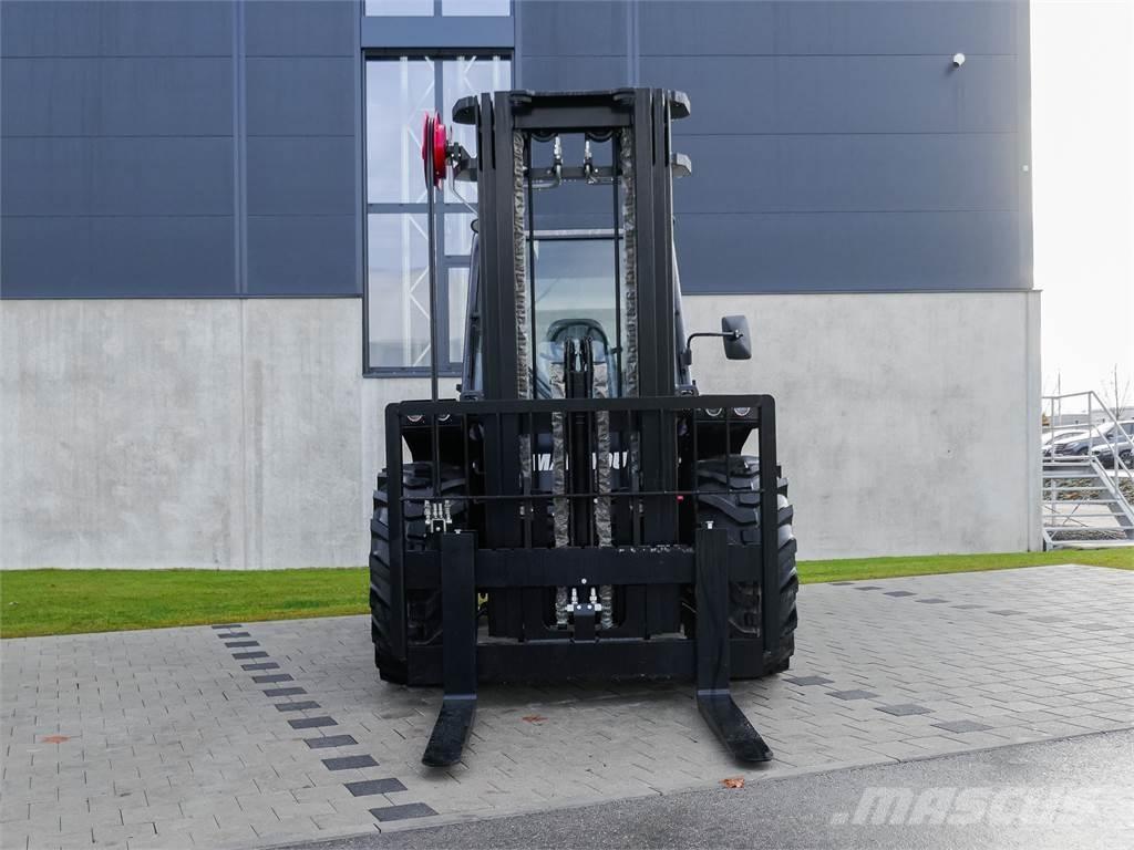 Manitou M 50-4 شاحنات الطرق الوعرة