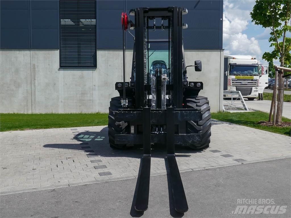 Manitou M 50-4 شاحنات الطرق الوعرة