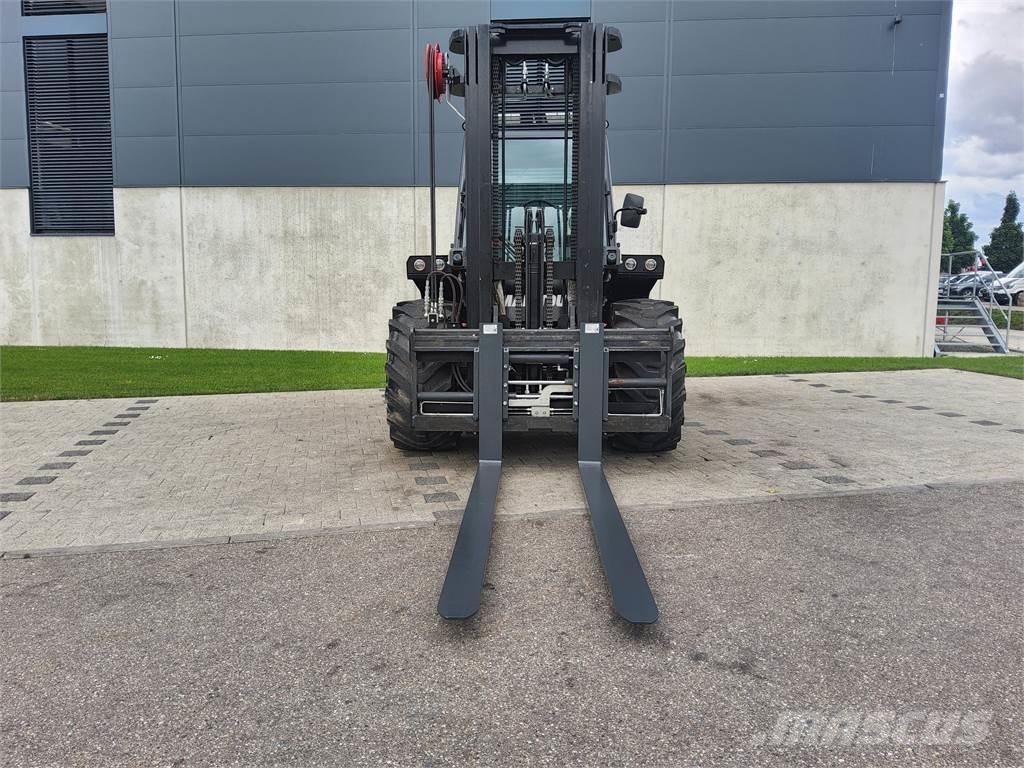 Manitou M 50-4 شاحنات الطرق الوعرة