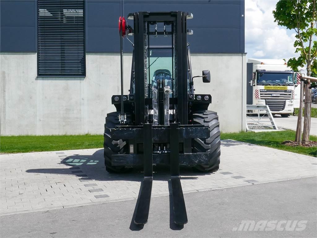 Manitou M 50-4 شاحنات الطرق الوعرة