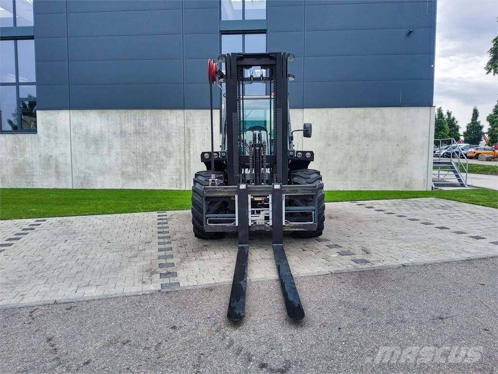 Manitou M 50-4 شاحنات الطرق الوعرة