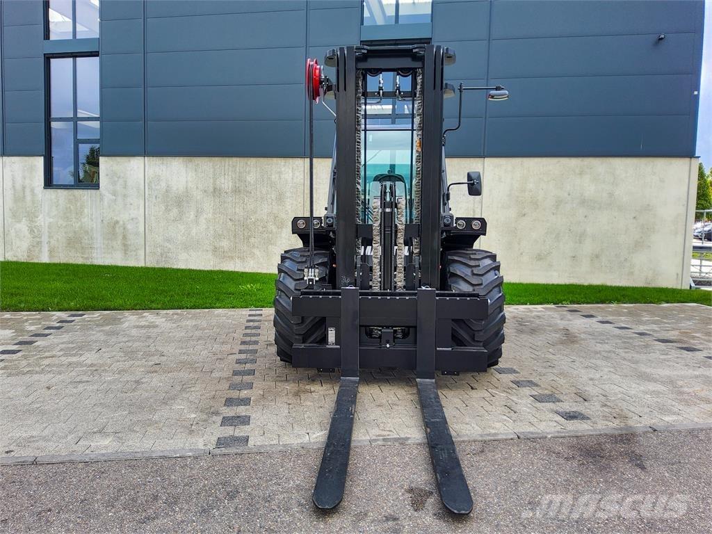 Manitou M 50-4 شاحنات الطرق الوعرة