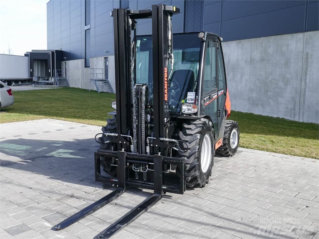 Manitou MC 25-4 شاحنات الطرق الوعرة