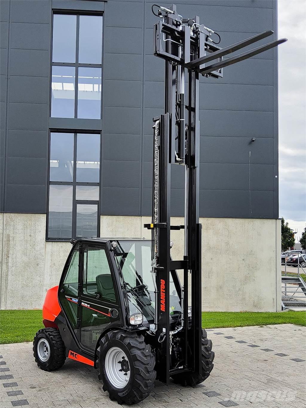 Manitou MC 25-4 شاحنات الطرق الوعرة