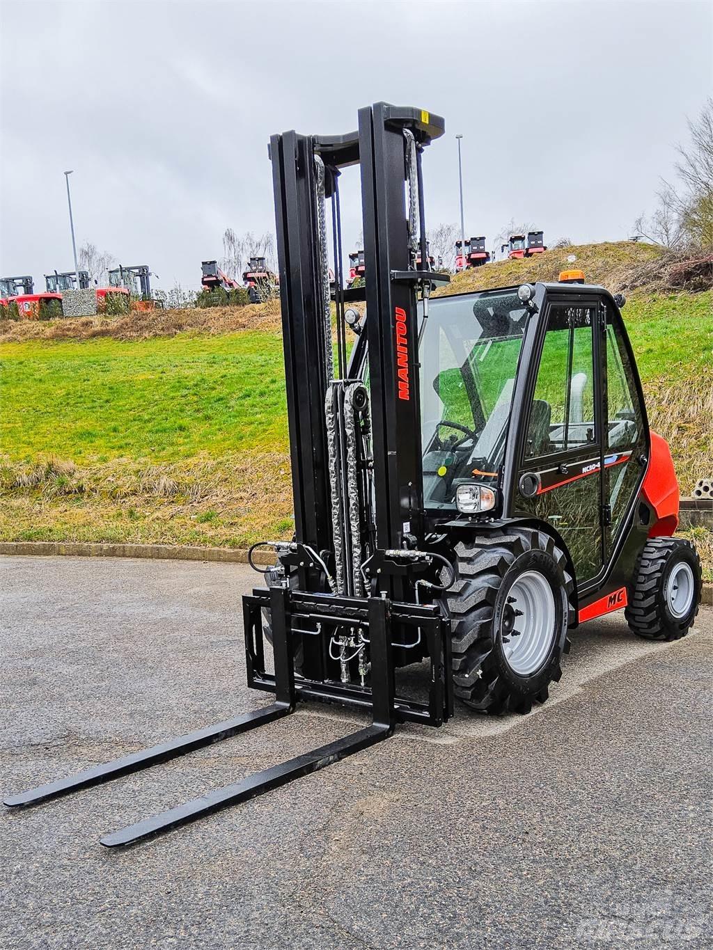 Manitou MC 30-4 شاحنات الطرق الوعرة