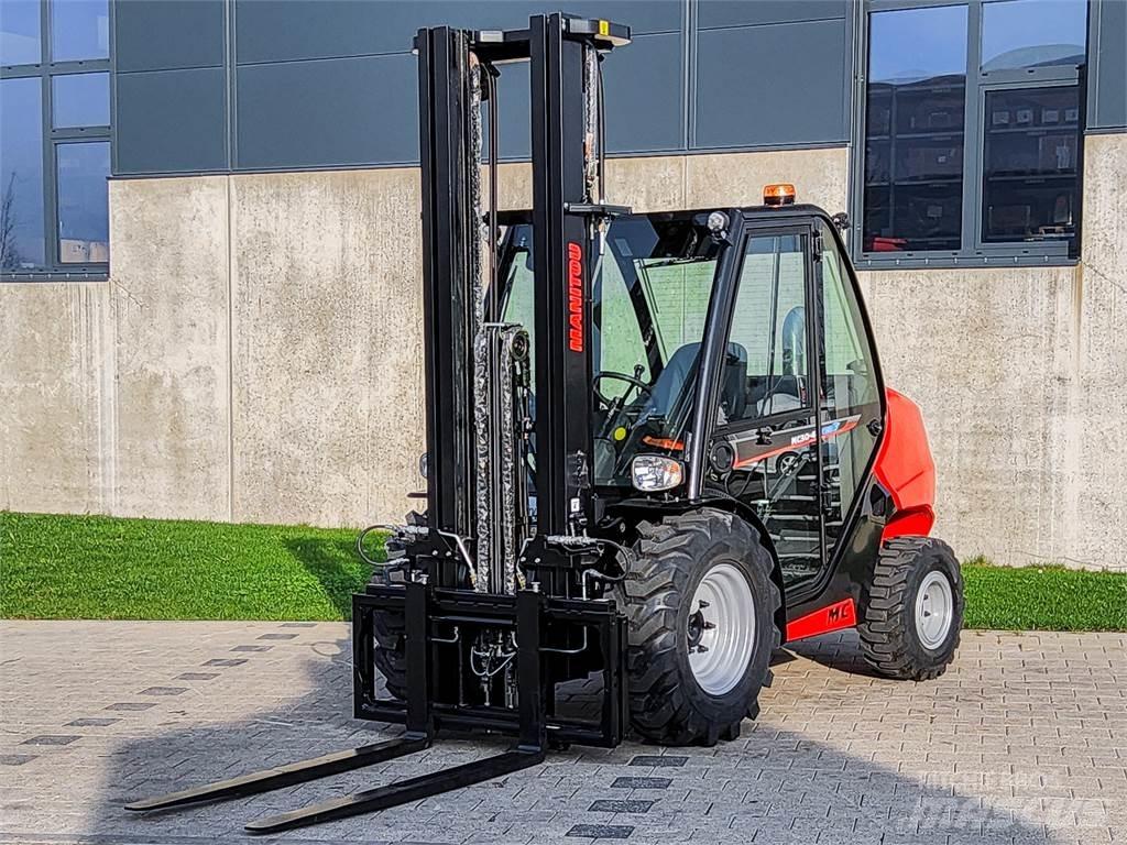 Manitou MC 30-4 شاحنات الطرق الوعرة