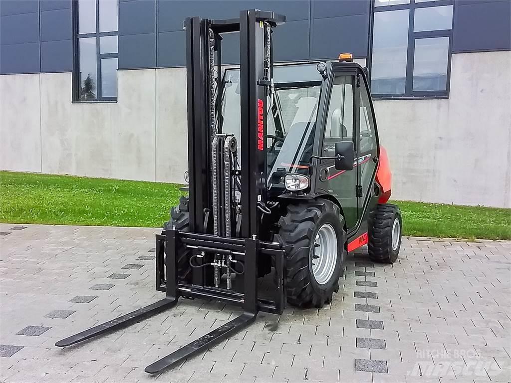 Manitou MC 30-4 شاحنات الطرق الوعرة