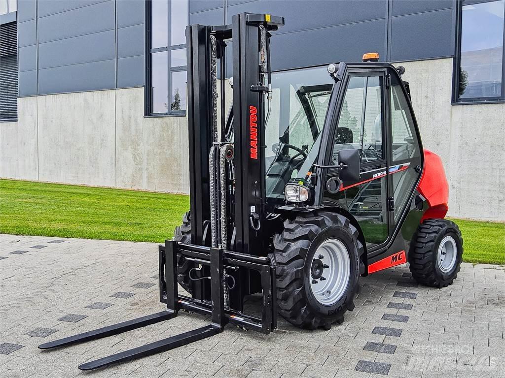 Manitou MC 30-4 شاحنات الطرق الوعرة