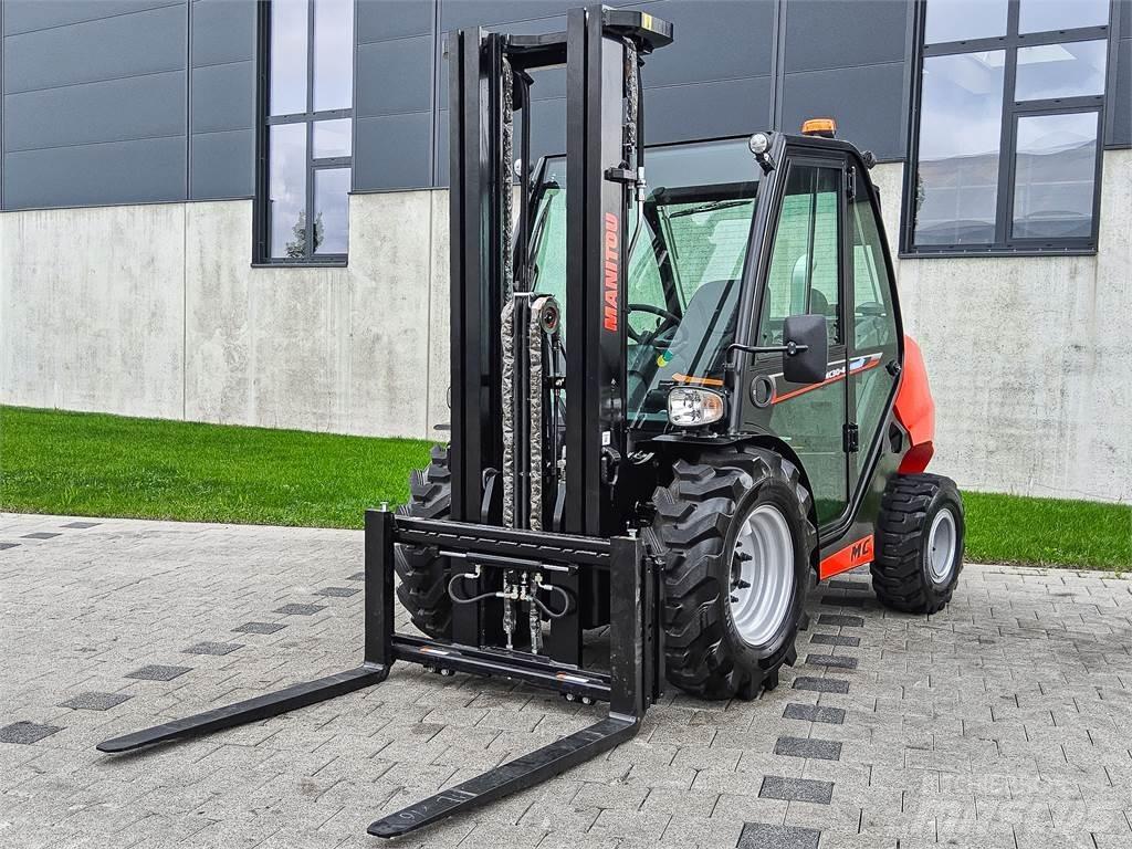 Manitou MC 30-4 شاحنات الطرق الوعرة