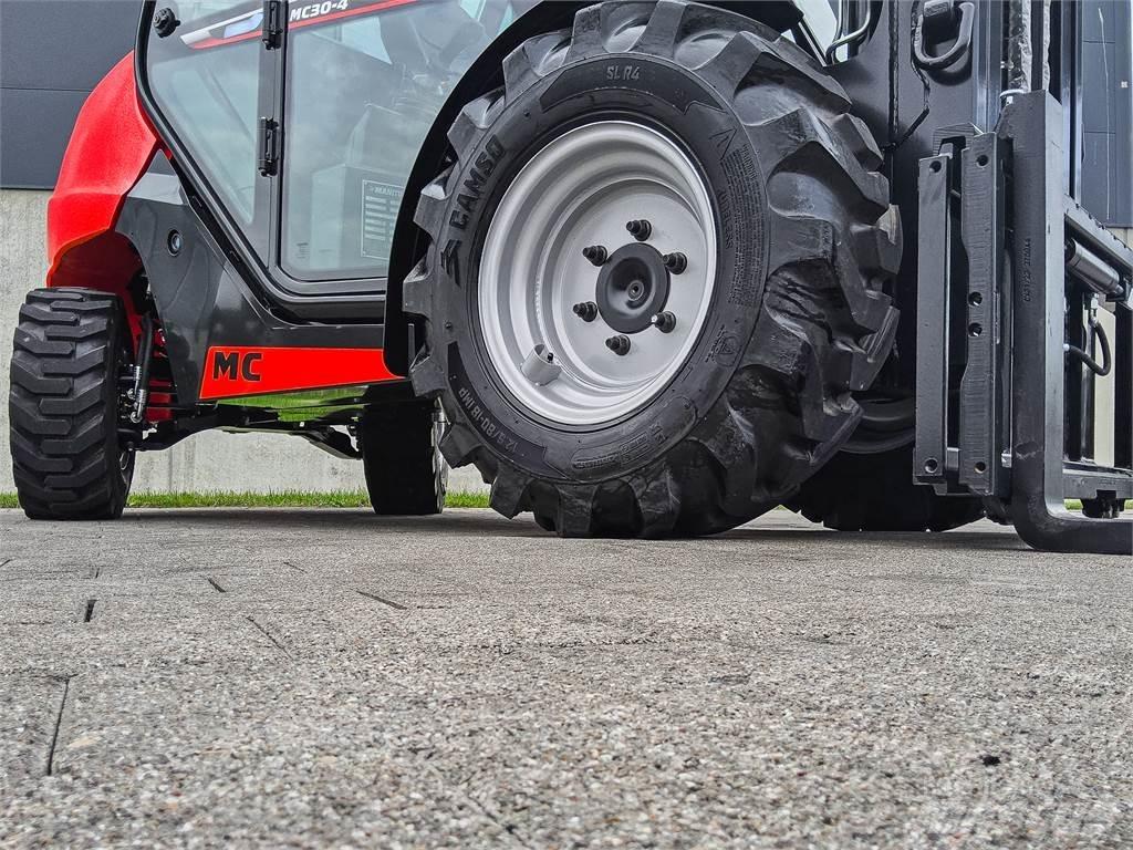 Manitou MC 30-4 شاحنات الطرق الوعرة