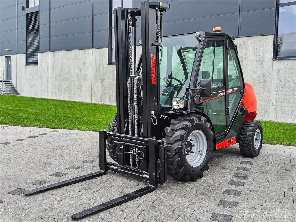 Manitou MC 30-4 شاحنات الطرق الوعرة